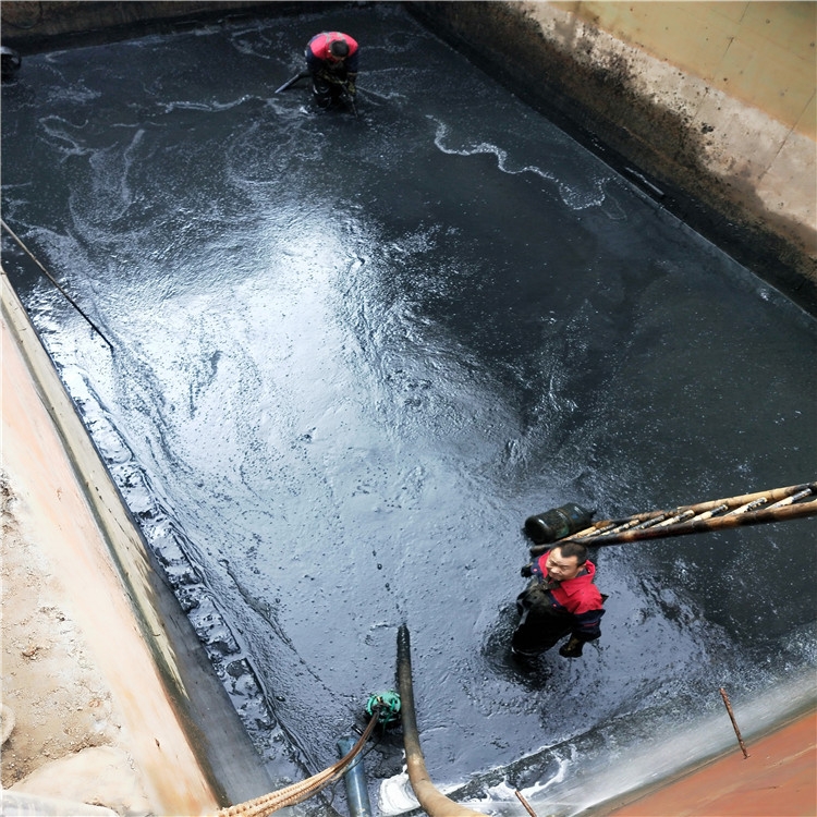 沁园街道废水池清理